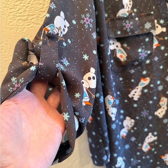 Torrid Disney Frozen Olaf 3/4 length Sleeve Blue Blouse Olaf Sz 1 - Picture 3 of 14